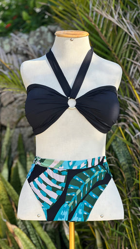 KIT TRÊS PEÇAS CALÇA MACACÃO FLORA PRETA E TOP LISO