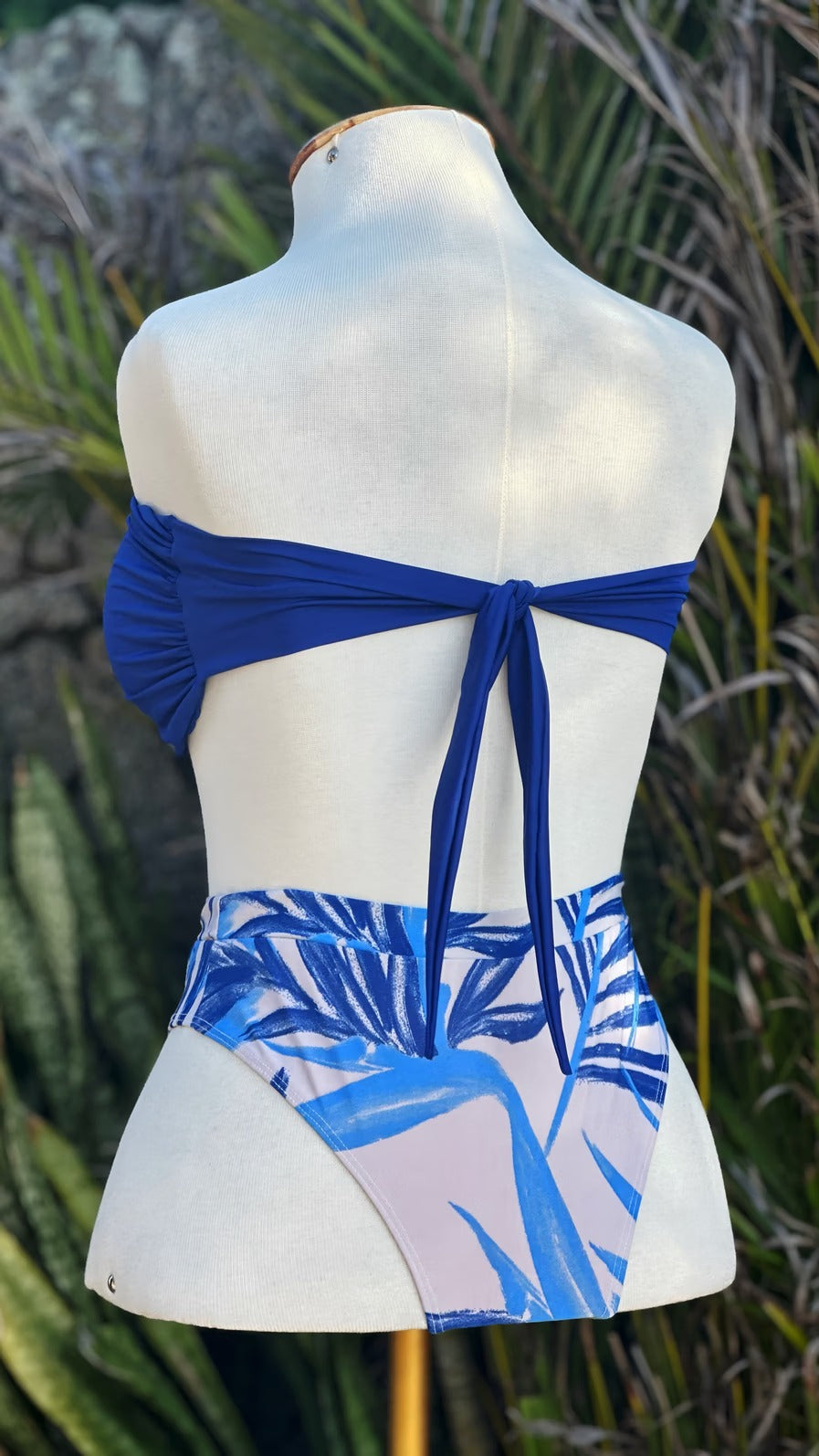 KIT TRÊS PEÇAS CALÇA MACACÃO FOLHAS DO MAR TOP LISO